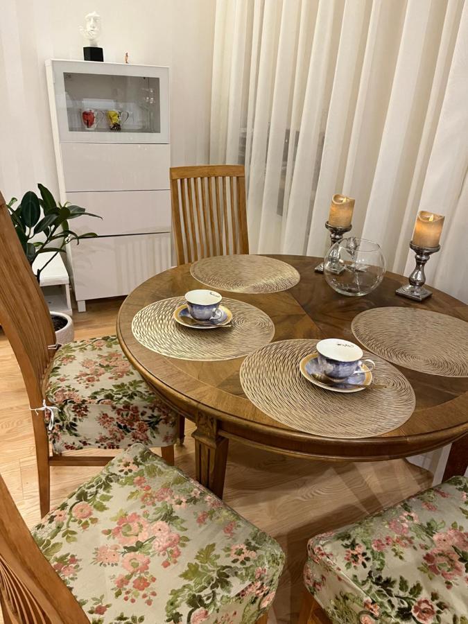 Provence Style Apartment In Old Town Клайпеда Екстериор снимка