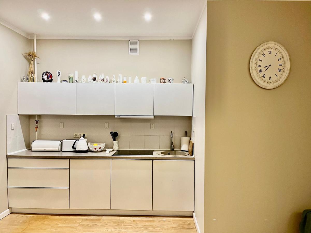 Provence Style Apartment In Old Town Клайпеда Екстериор снимка